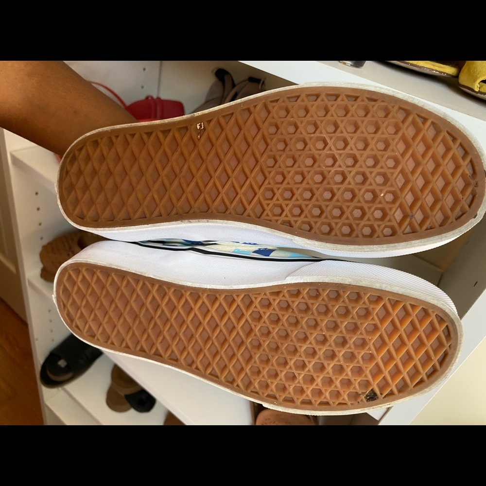 Vans - Picture 2 of 2
